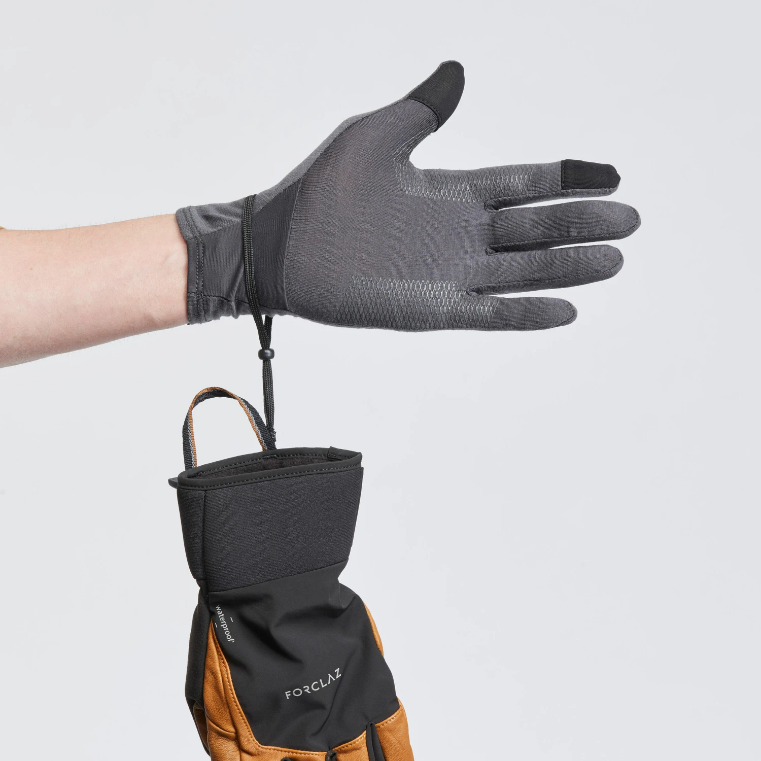 Merino Wool Hiking Liner Gloves - MT 500 Grey 3 Merino Wool Hiking Liner Gloves - MT 500 Grey - Image 3