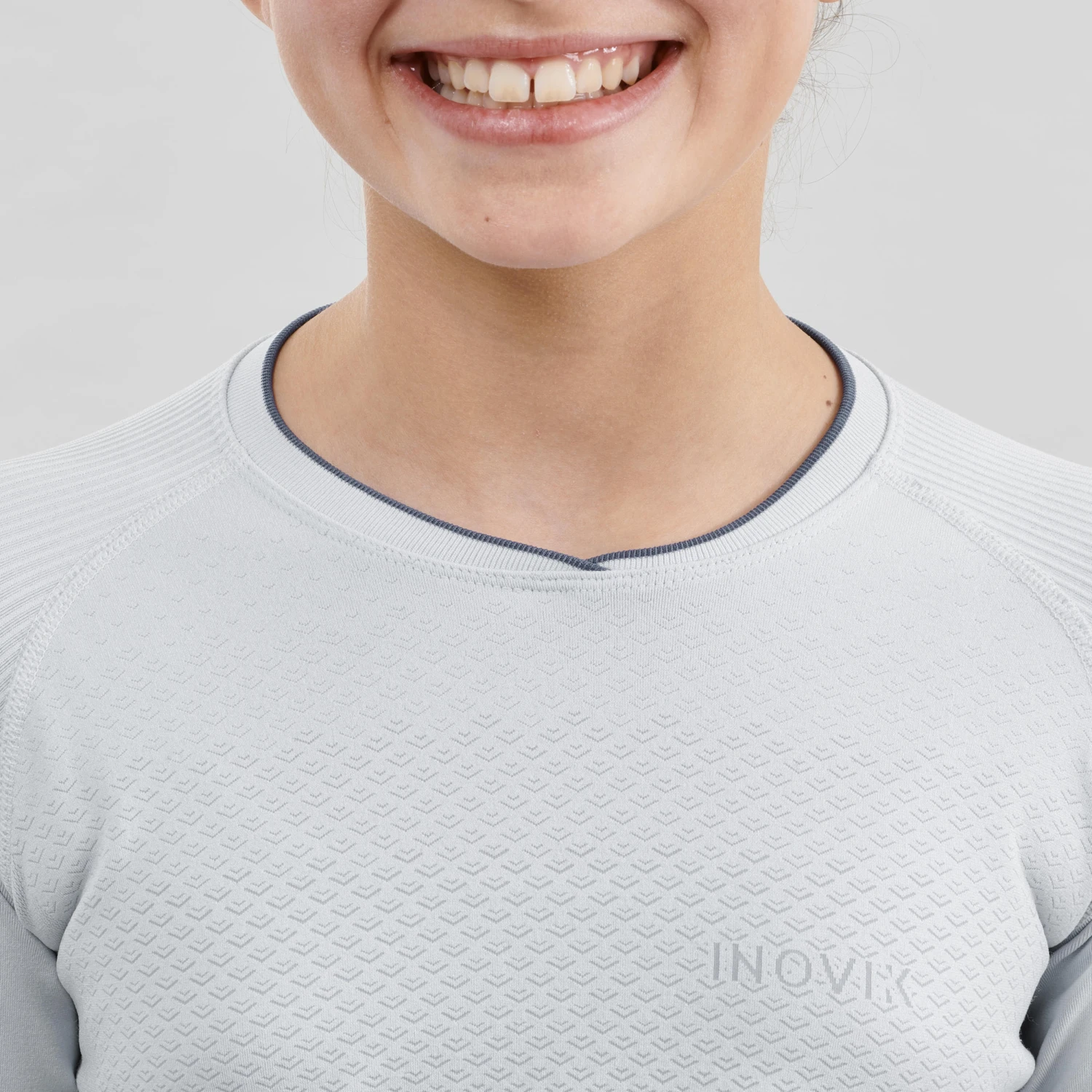 Kids' High-Tech Cross-Country Skiing Base Layer - UW 500 Grey 9 Kids' High-Tech Cross-Country Skiing Base Layer - UW 500 Grey - Image 9