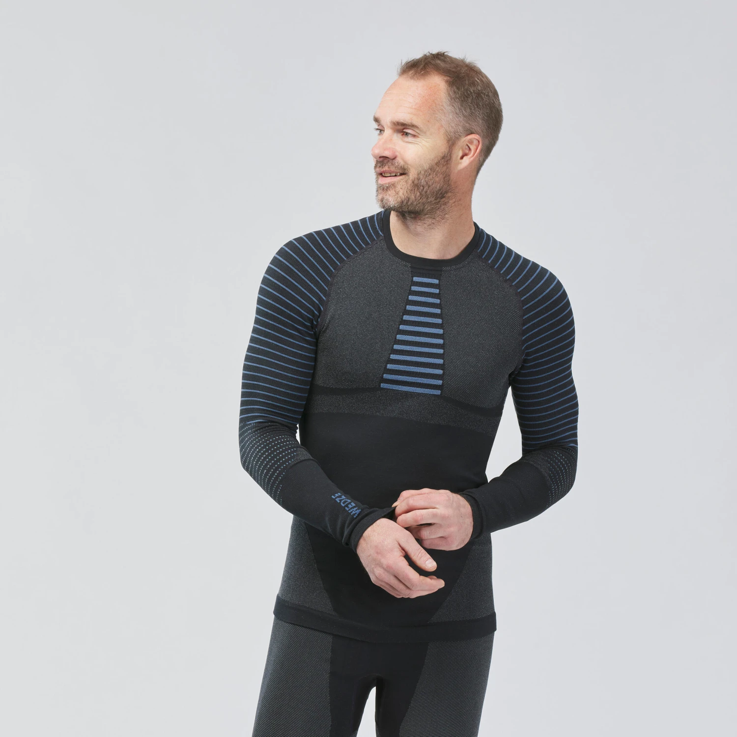 WEDZE Men’s Ski Base Layer Top - BL 980 Blue/Grey 6 WEDZE Men’s Ski Base Layer Top - BL 980 Blue/Grey - Image 6