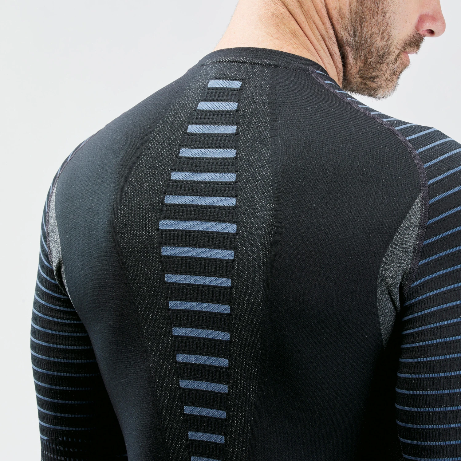 WEDZE Men’s Ski Base Layer Top - BL 980 Blue/Grey 7 WEDZE Men’s Ski Base Layer Top - BL 980 Blue/Grey - Image 7