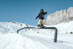 Men’s Snowboard Jacket - SNB 500 Black/Khaki -WEDZE SHOP mens snowboard jacket snb500 black khaki 17