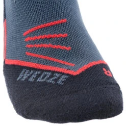 WEDZE Ski Socks - 500 Blue/Red 9 WEDZE Ski Socks - 500 Blue/Red -WEDZE SHOP ski socks 500 blue red 3