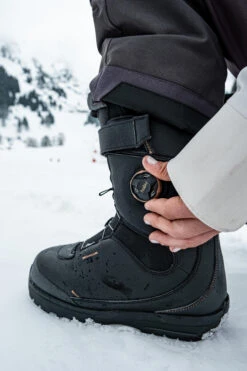 Women’s Snowboard Boots - All Road 500 Black -WEDZE SHOP womens snowboard boot all road 500 black 11